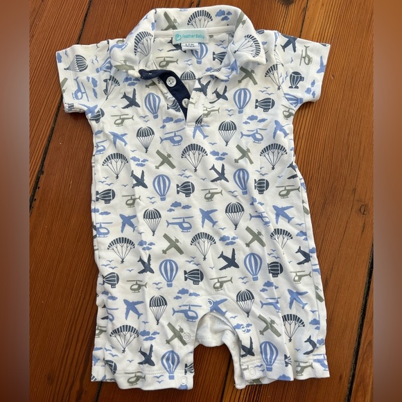 Feather Baby Other - Feather Baby Short Sleeve Romper with Collar and airplane print size 6-9 months